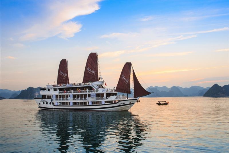 Best Halong Bay Overnight Cruise From Hanoi