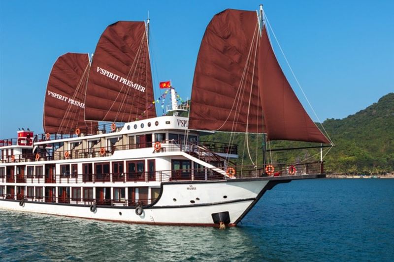 Best Halong Bay Overnight Cruise From Hanoi