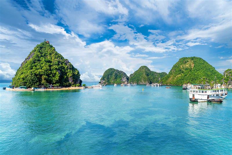 Awesome Northern Vietnam Tour to Hanoi – Halong – Ninh Binh