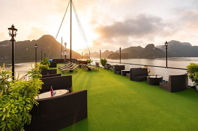 Halong La Casta Cruise - 2 Day 1 Night Tour From Hanoi