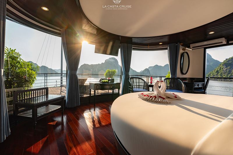 Halong La Casta Cruise - 2 Day 1 Night Tour From Hanoi