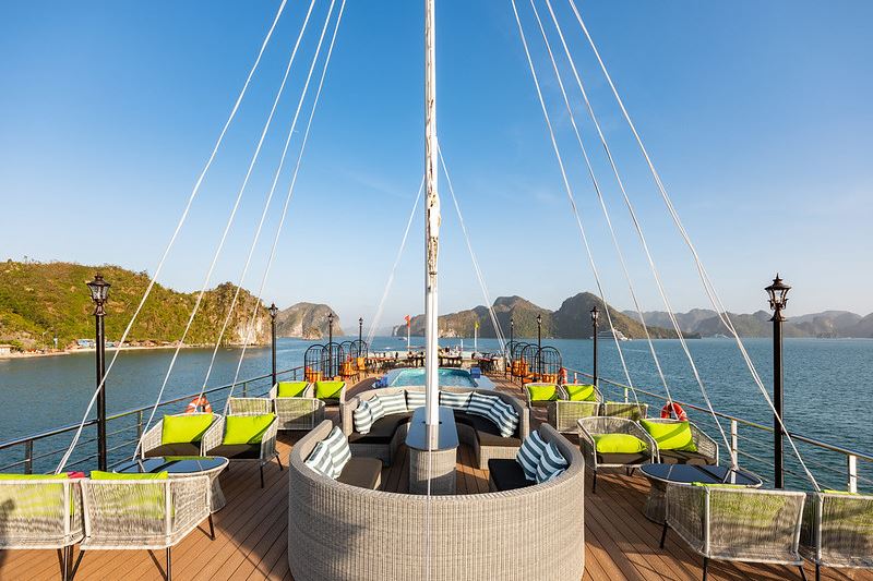 LA CASTA DAILY & PREMIER CRUISES 5 STAR