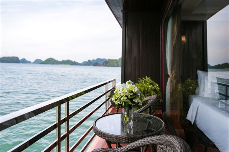 Halong La Pandora Cruise - Luxury Overnight Cruise in Lan Ha Bay & Ha Long Bay