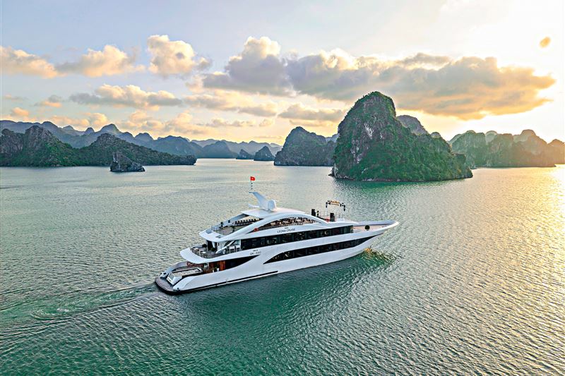 Leona Cruise- Explore Halong Bay 7 hours