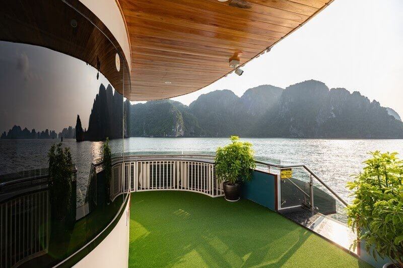 Amethyst Daily Cruise - 1 Day Luxury Halong Bay Tour from Hanoi