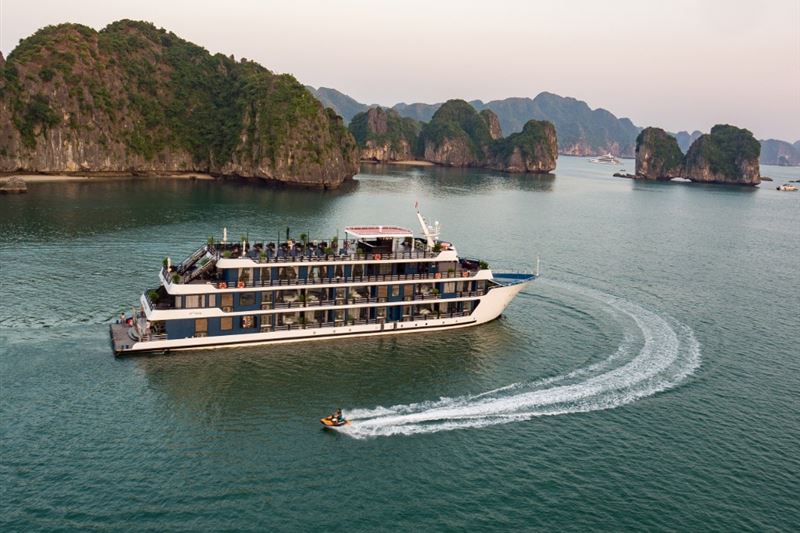 Halong Bay Overnight Cruise From Hanoi