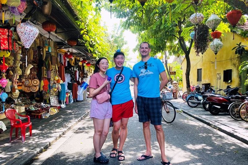Hoi An Walking Food Tour with Local Guide