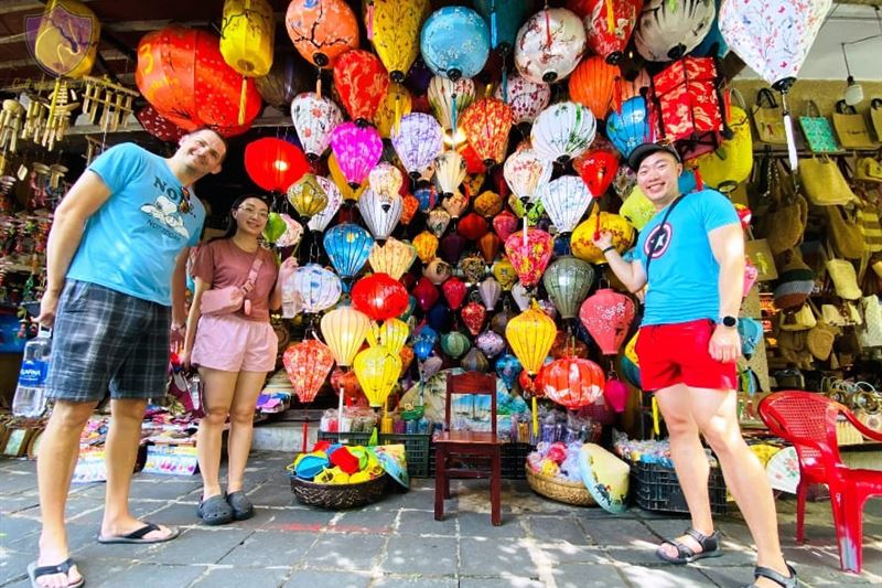 Hoi An Walking Food Tour with Local Guide