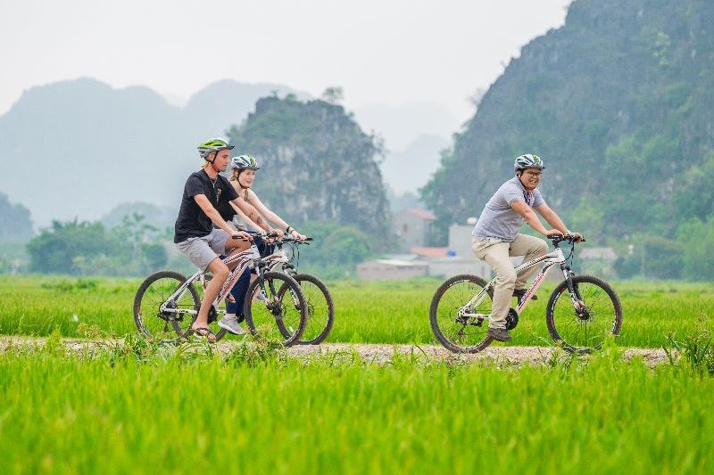 Awesome Northern Vietnam Tour to Hanoi – Halong – Ninh Binh