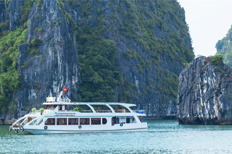 City Escape: Halong Bay Day Trip From Hanoi