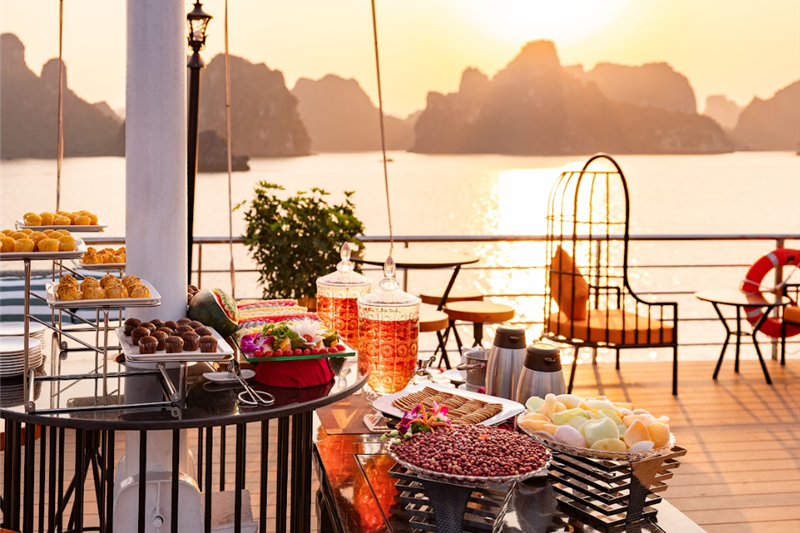 Amethyst Daily Cruise - 1 Day Luxury Halong Bay Tour from Hanoi