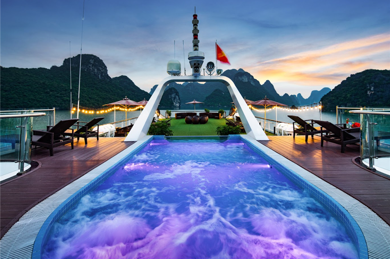 Dora Cruise - Luxury 5 Star Overnight Cruise in Lan Ha Bay & Ha Long Bay