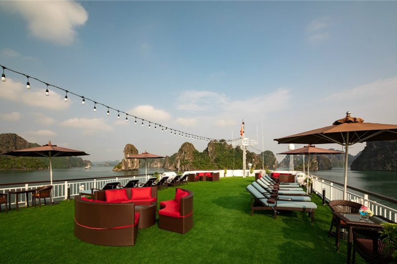 Dora Cruise - Luxury 5 Star Overnight Cruise in Lan Ha Bay & Ha Long Bay