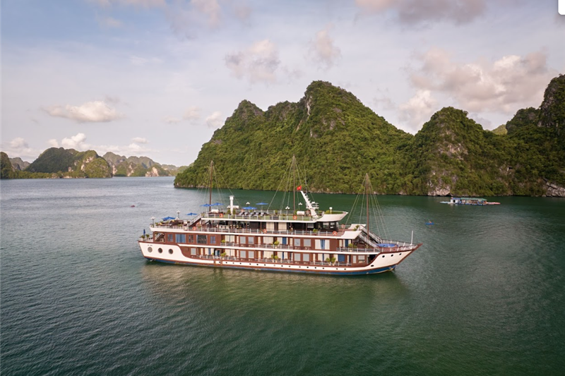 Le Journey Cruise Ha Long Bay – Overnight Luxury Experience