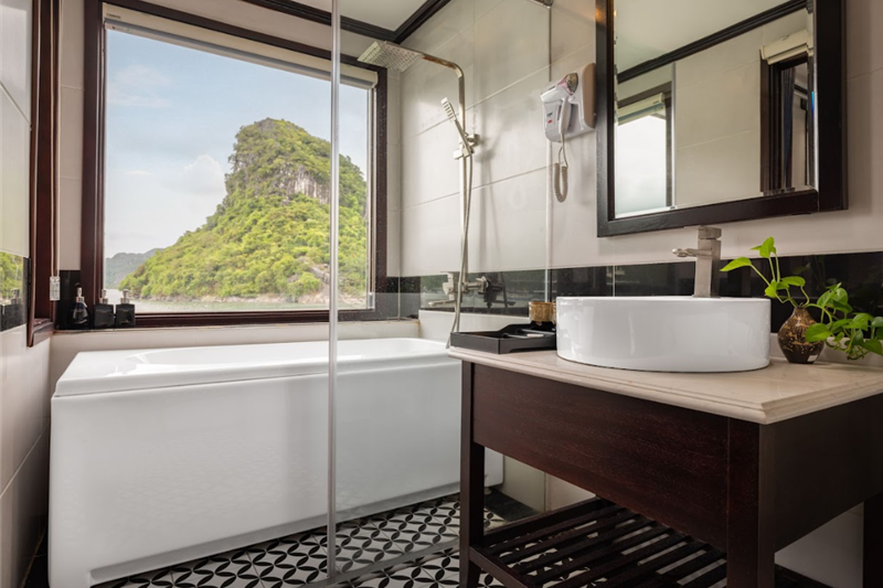 Le Journey Cruise Ha Long Bay – Overnight Luxury Experience