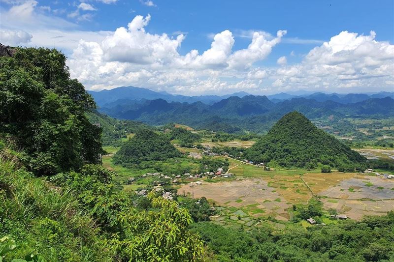 Essential Northern Vietnam Tour - Halong Bay, Trang An, and Hanoi City in 4 Days